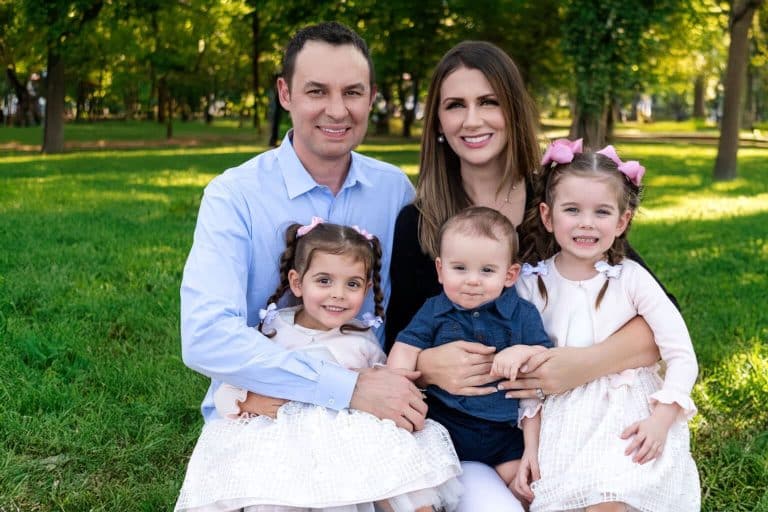 Family in park cq edit 1536x1024